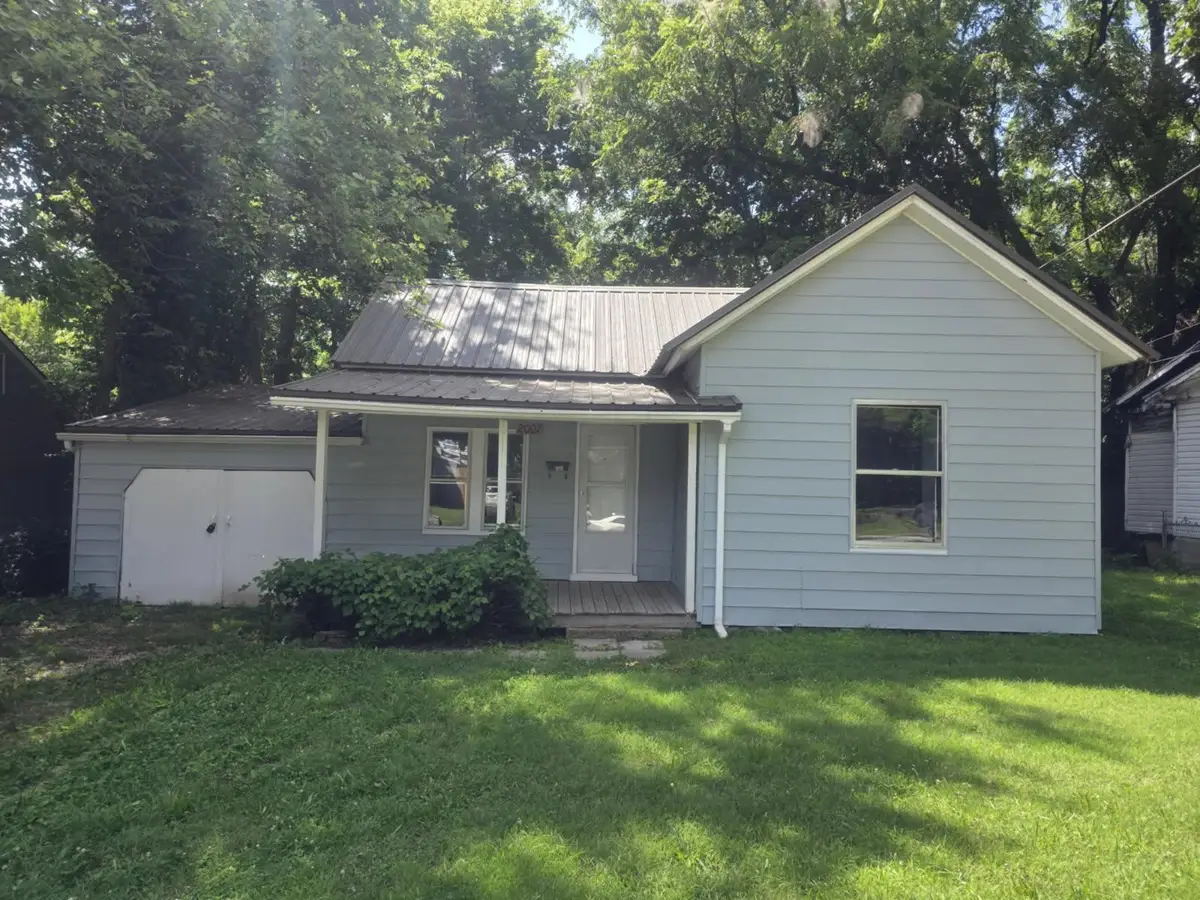 2007 N Travis Avenue, Springfield, MO 65803 - #1