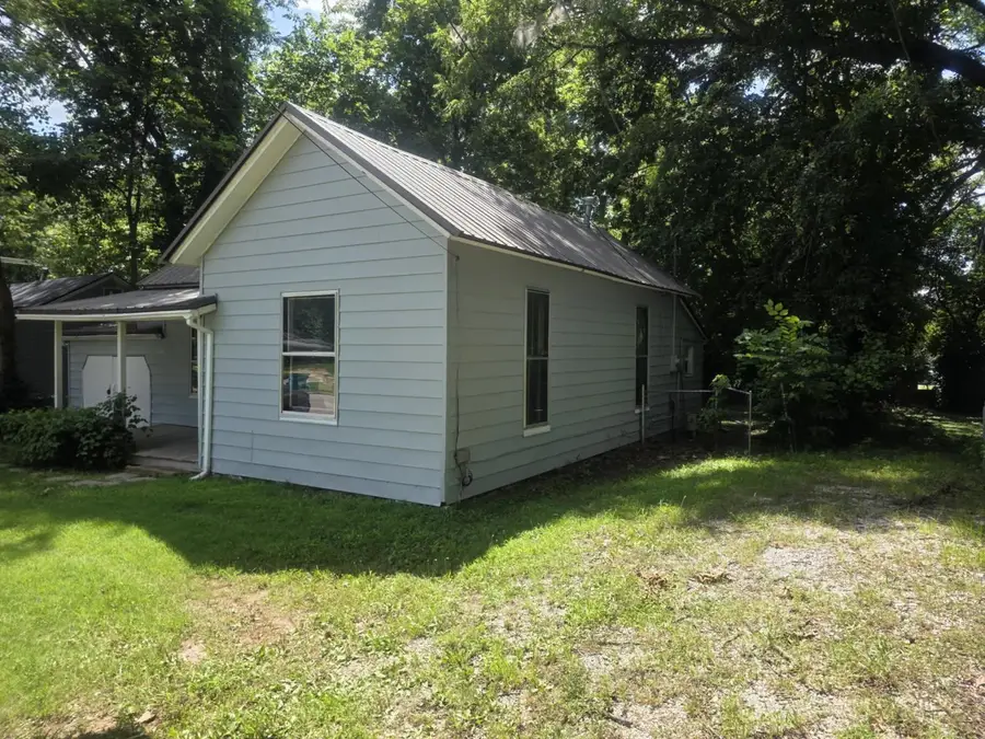 2007 N Travis Avenue, Springfield, MO 65803 - #2