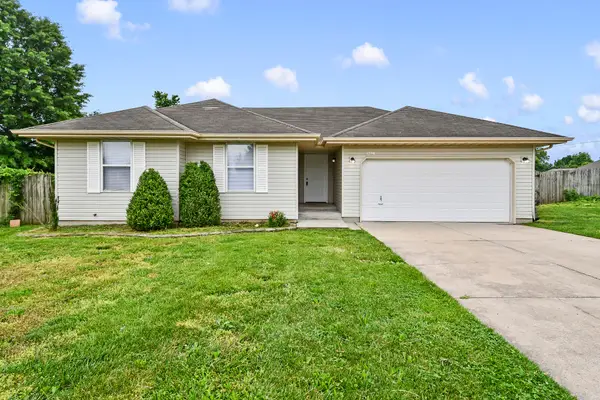 1206 W Belwood Court, Nixa, MO 65714