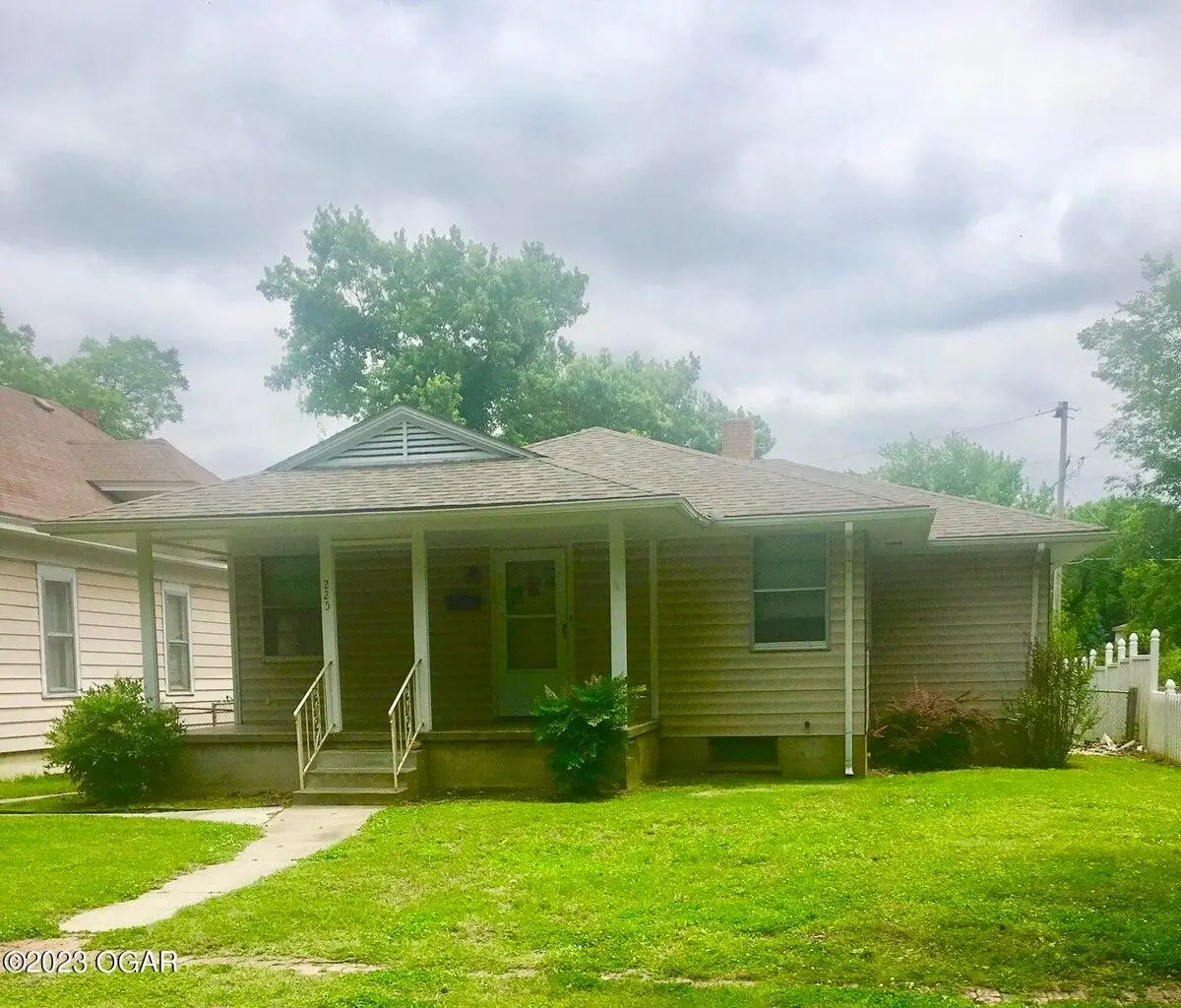 225 N Jackson Avenue, Joplin, MO 64801 - #1