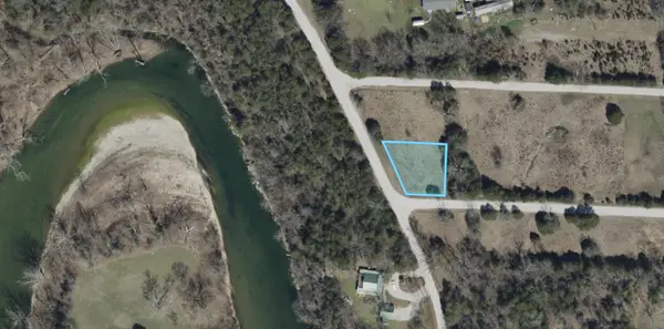 000 Roaring River Village, Eagle Rock, MO 65641