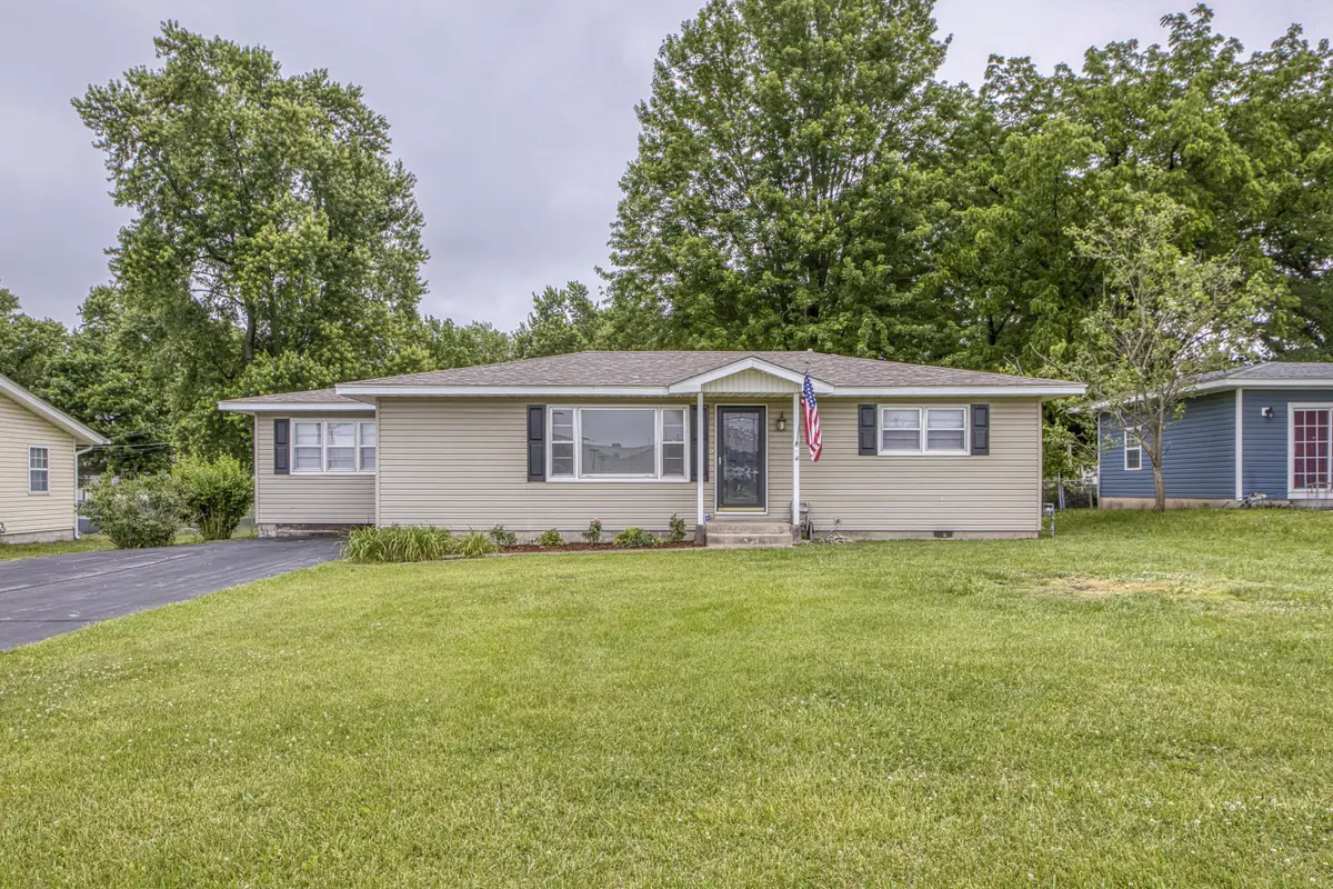 1914 Hazel Avenue, Carthage, MO 64836 - #1