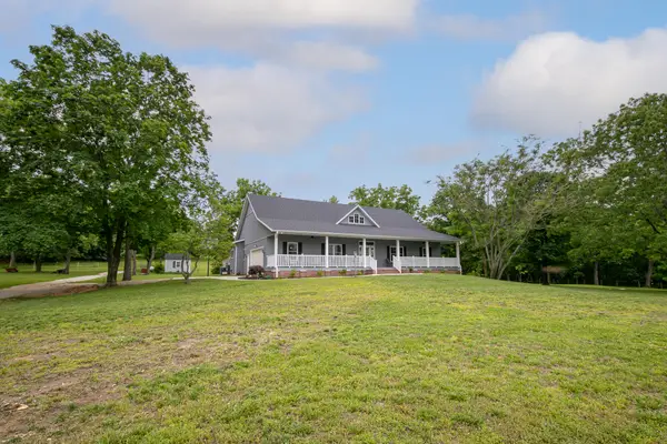 1422 E 370th Road, Bolivar, MO 65613
