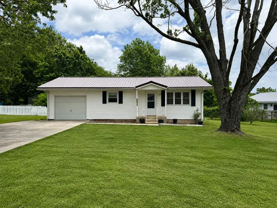 210 S Boyd Street, Conway, MO 65632 - #2