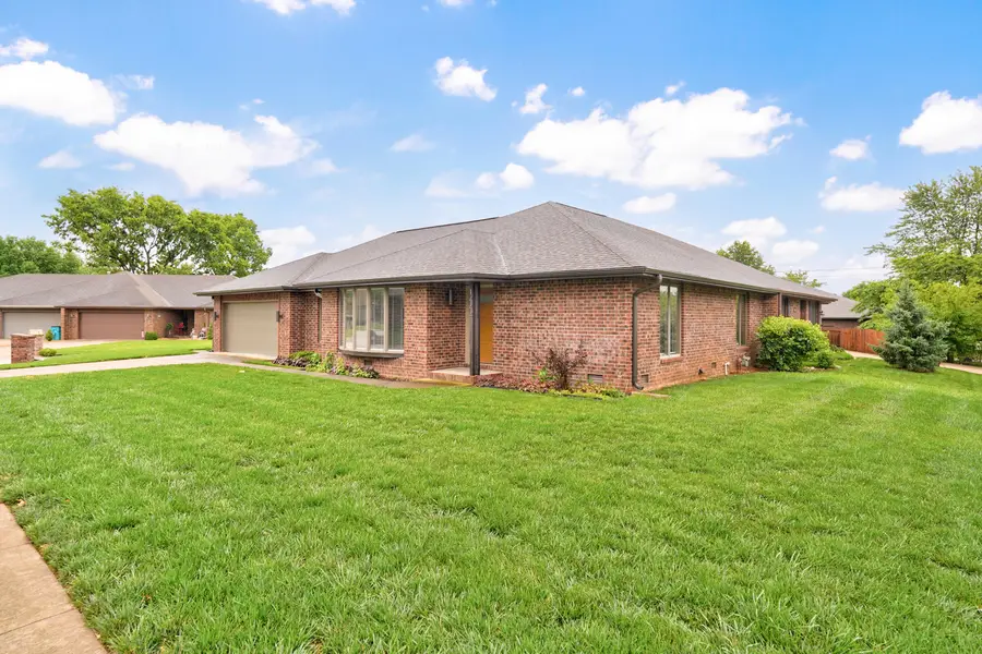 1444 E Woodgate Street, Springfield, MO 65804 - #3