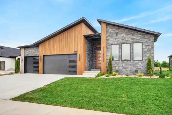 1861 E Skyline Avenue, Ozark, MO 65721