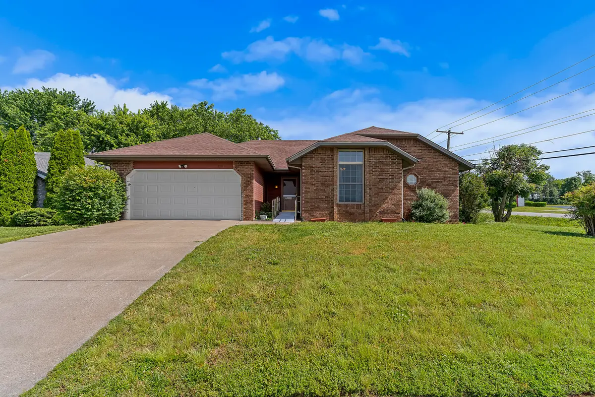 2211 W Deerfield Street, Springfield, MO 65807 - #1
