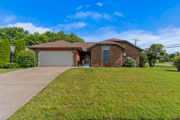 2211 W Deerfield Street, Springfield, MO 65807