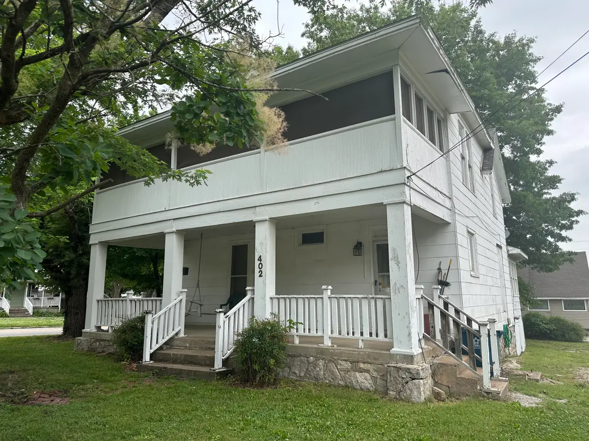 402 E Hickory Street, Neosho, MO 64850 - #1