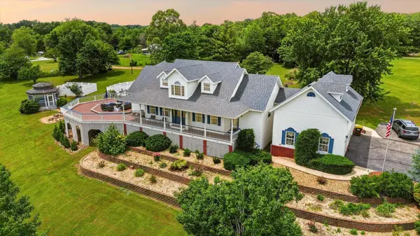 1061 S Eagle Lake Drive, Nixa, MO 65714