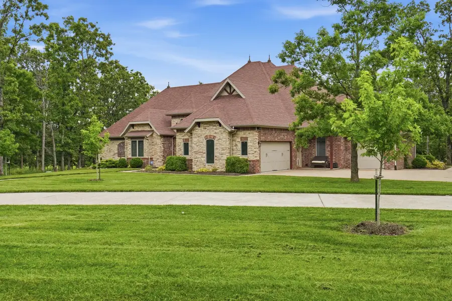 329 Country Club Drive, Marshfield, MO 65706 - #3
