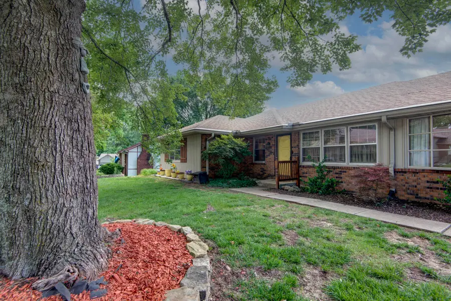 908 E Mentor Street, Springfield, MO 65810 - #3