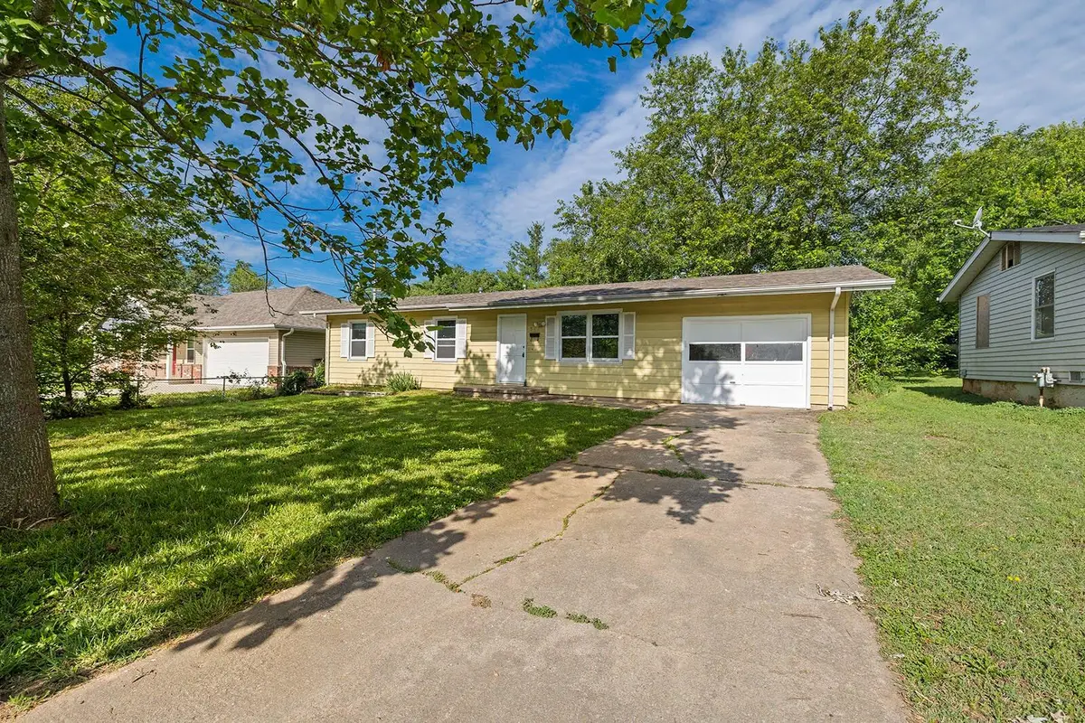 547 S Hilton Avenue, Springfield, MO 65802 - #1