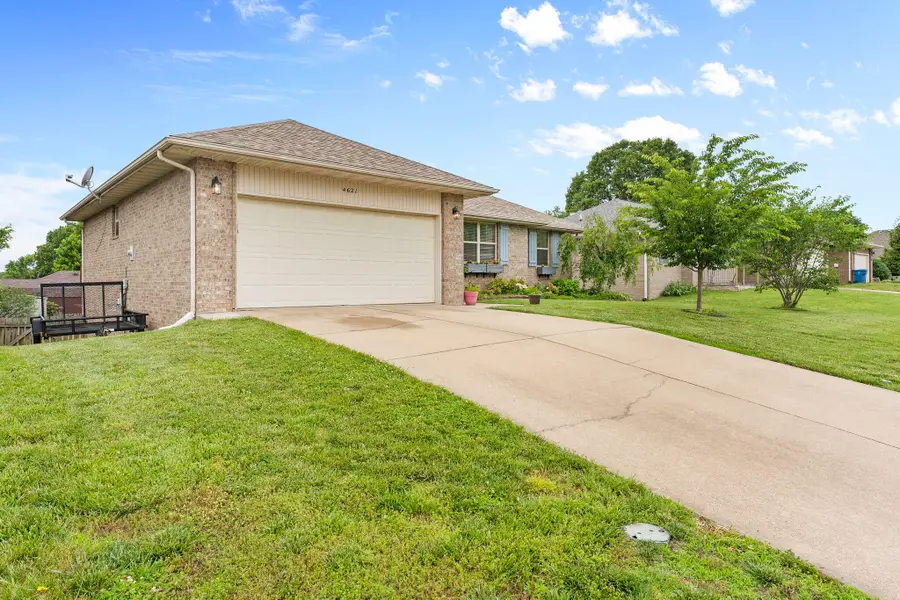 4621 S Ridgeview Avenue, Battlefield, MO 65619 - #3