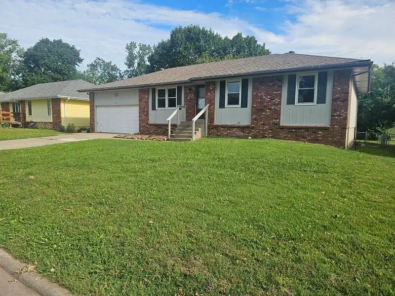 1645 W Swan Street, Springfield, MO 65807 - #1