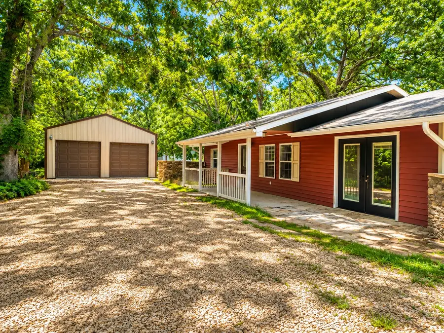 1104 N Ash Street, Mountain View, MO 65548 - #2
