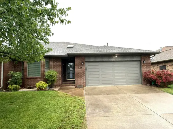 1443 E Powell Street, Springfield, MO 65804