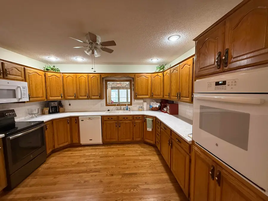 1443 E Powell Street, Springfield, MO 65804 - #3