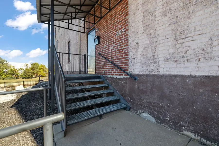 509 W Olive Street #105, Springfield, MO 65806 - #2