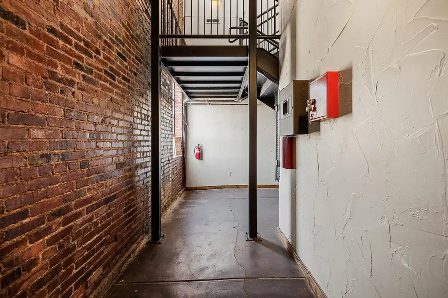 509 W Olive Street #204, Springfield, MO 65806 - #3