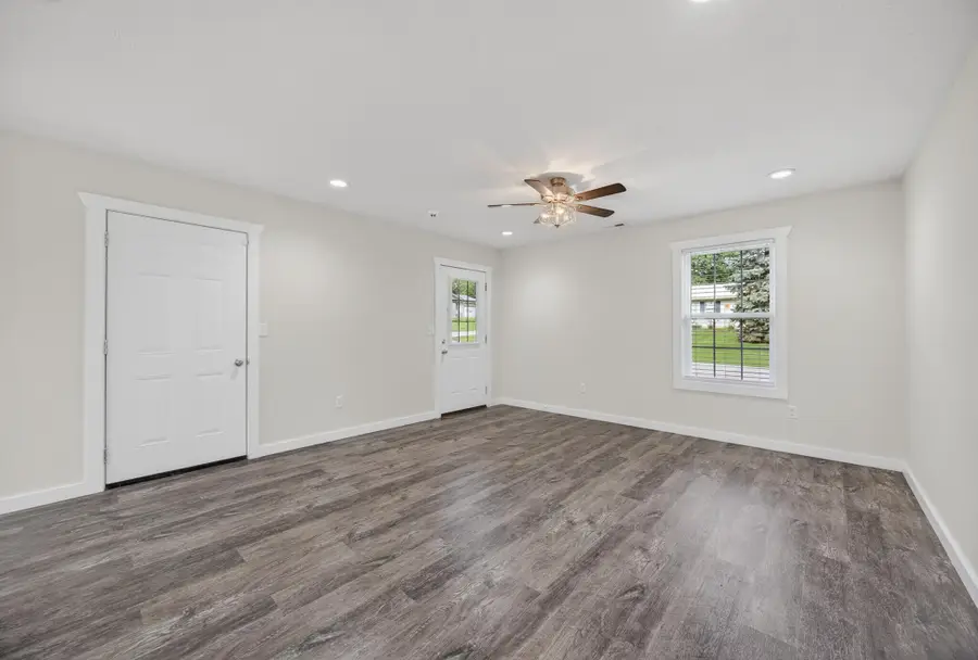 319 W Bedford Street, Marshfield, MO 65706 - #3