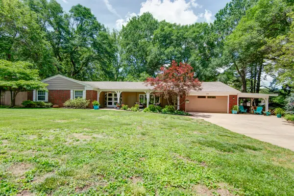 2119 S Catalina Avenue, Springfield, MO 65804