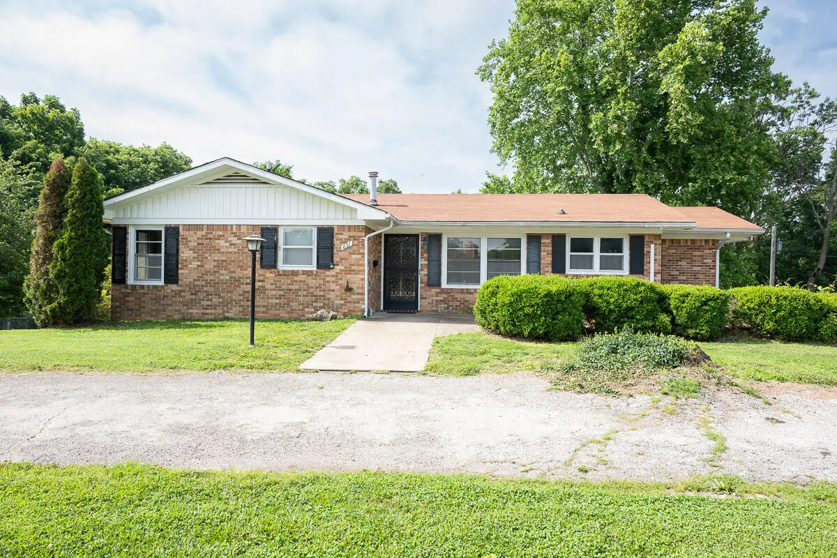 631 W South Street, Neosho, MO 64850 - #1