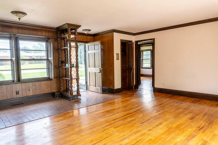 631 W South Street, Neosho, MO 64850 - #2