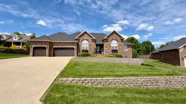 2711 W Executive Circle, Ozark, MO 65721
