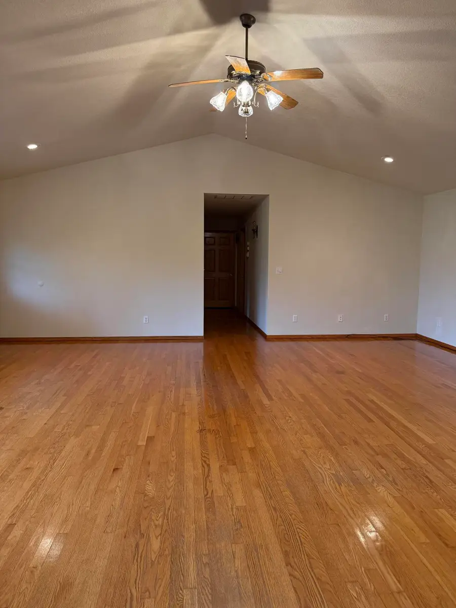 19901 Providence Drive, Lebanon, MO 65536 - #3