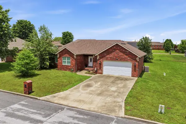 2251 W Heritage Street, Bolivar, MO 65613