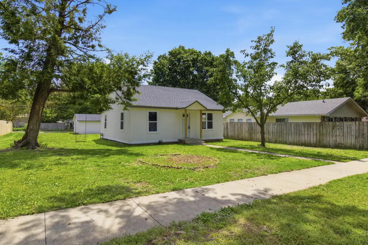 605 N Lincoln Avenue, Monett, MO 65708 - #1