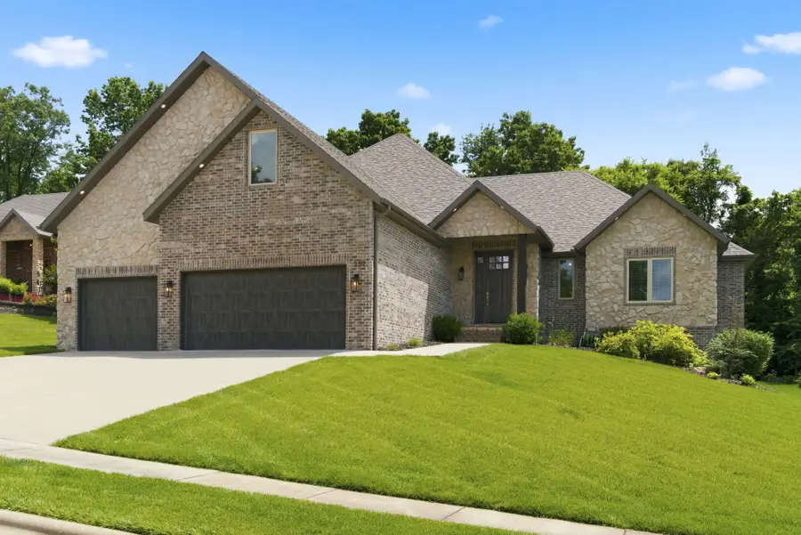 352 W Monarchwood Drive, Nixa, MO 65714 - #3