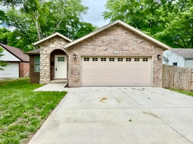 1929 E Monroe Street, Springfield, MO 65802 - #1