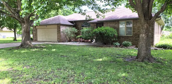 6863 W Cactus Street, Springfield, MO 65803