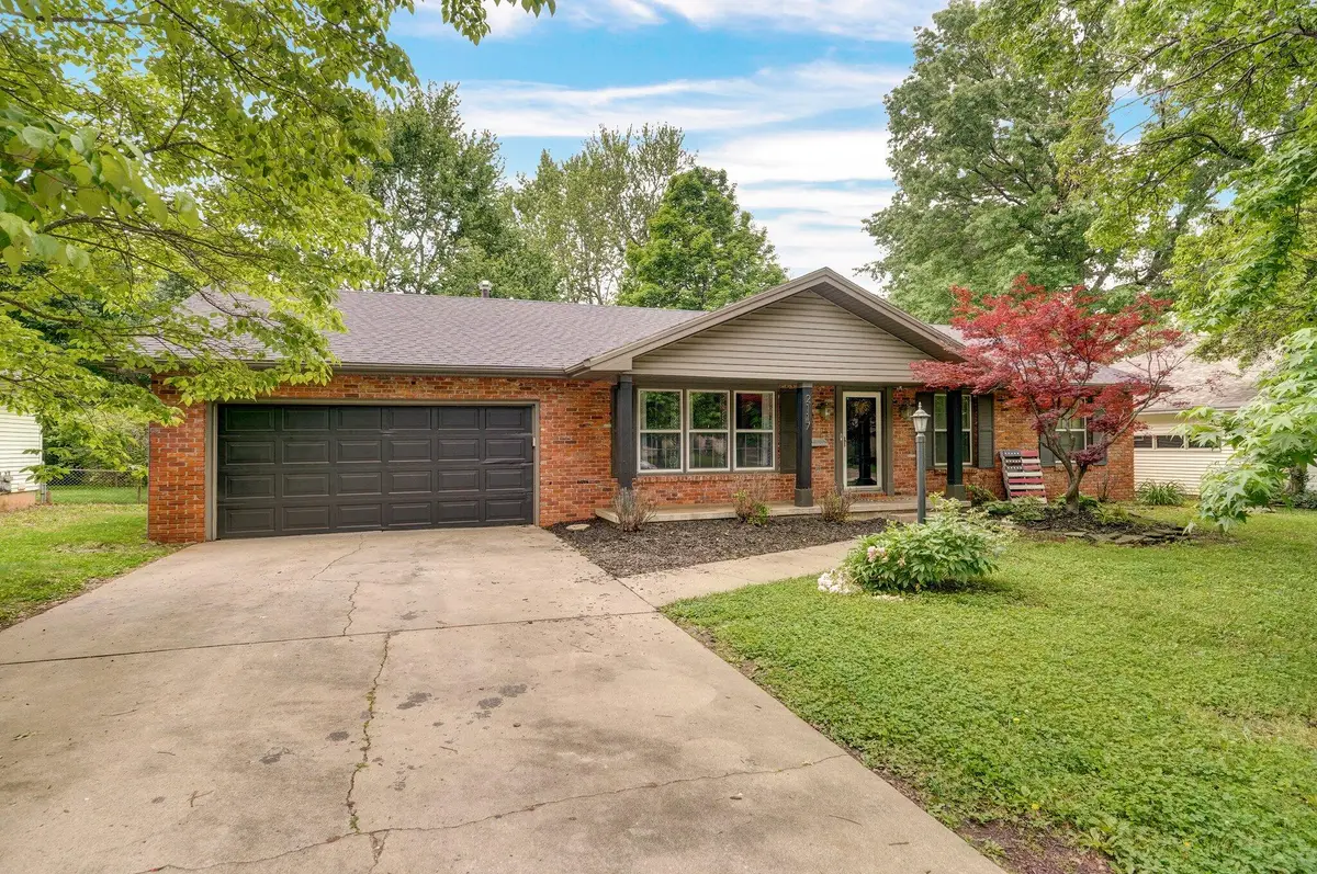 2117 E Montclair Street, Springfield, MO 65804 - #1