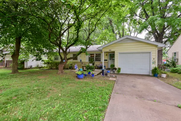 1939 S Roanoke Avenue, Springfield, MO 65807