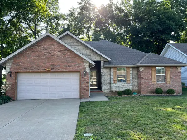 3191 S Leawood Avenue, Springfield, MO 65807