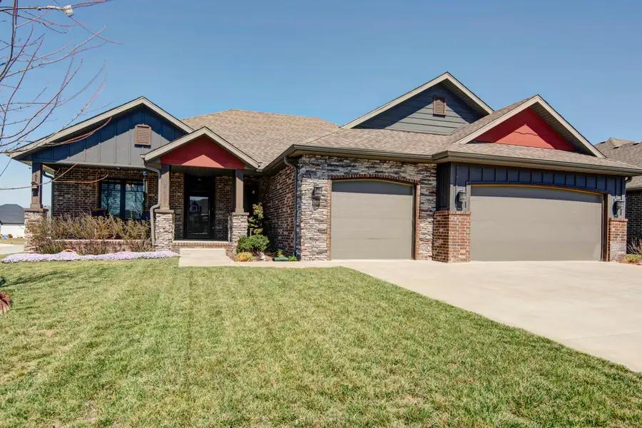 921 E Thorndale Drive, Nixa, MO 65714 - #2
