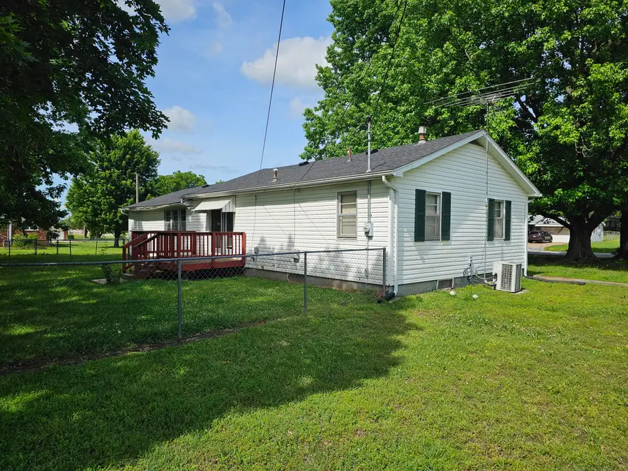 1115 S Carnation Drive, Aurora, MO 65605 - #3