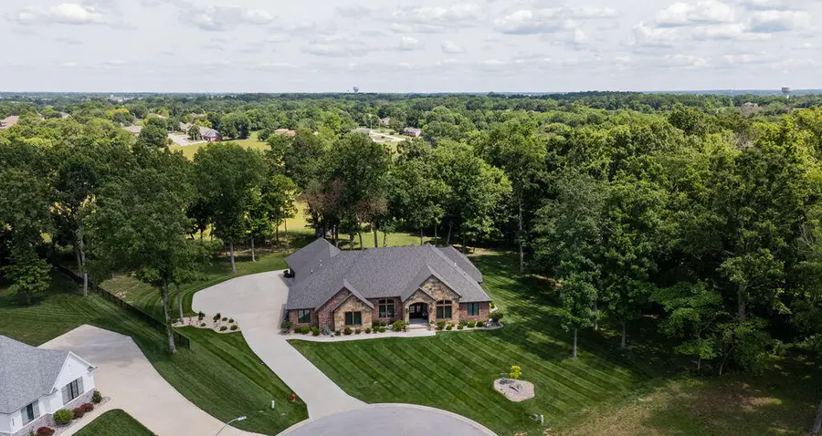 878 E Galway Court, Nixa, MO 65714 - #2