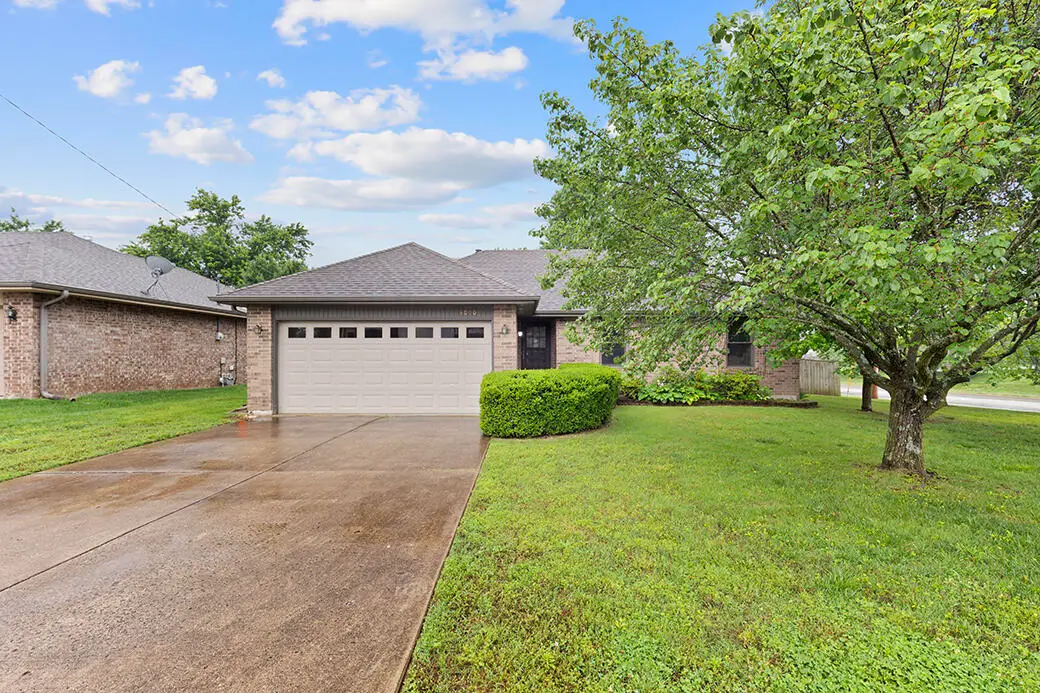 3090 W Village Terrace, Springfield, MO 65810 - #1