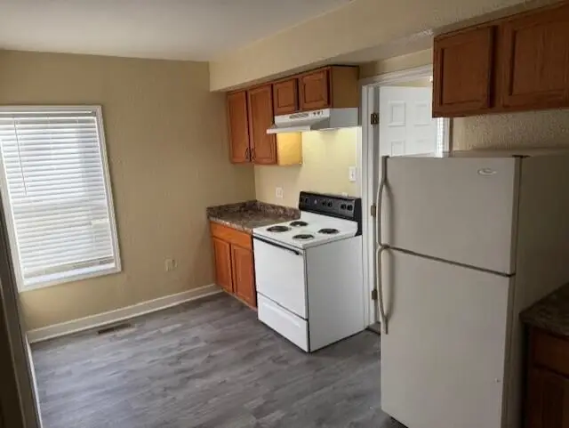930 W Poplar Street, Springfield, MO 65802 - #3
