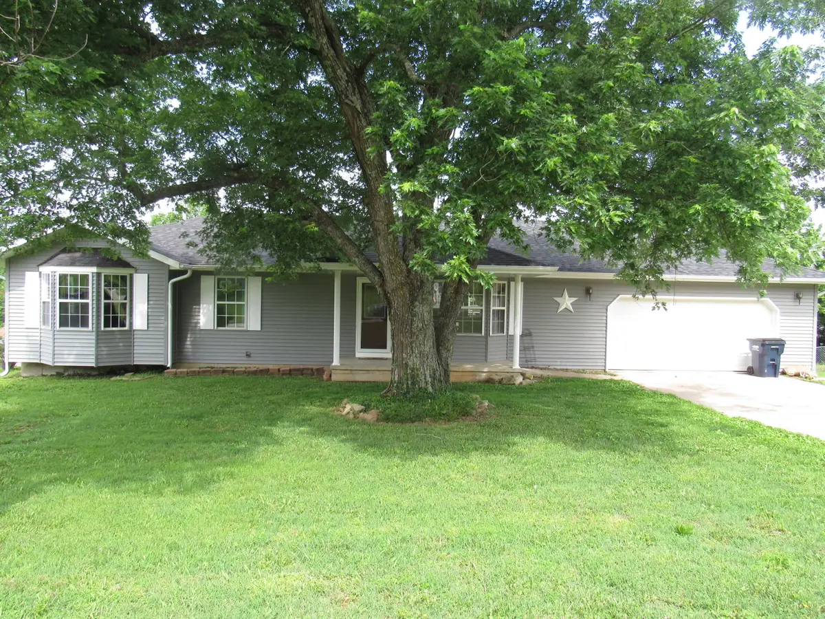 547 N Dill Street, Marshfield, MO 65706 - #1