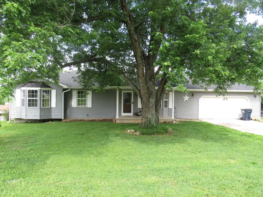 547 N Dill Street, Marshfield, MO 65706 - #3