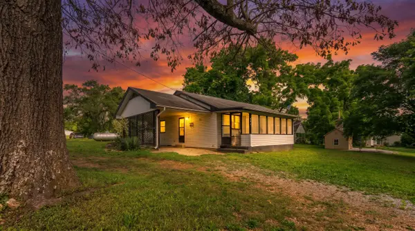301 Hall Street, Alton, MO 65606