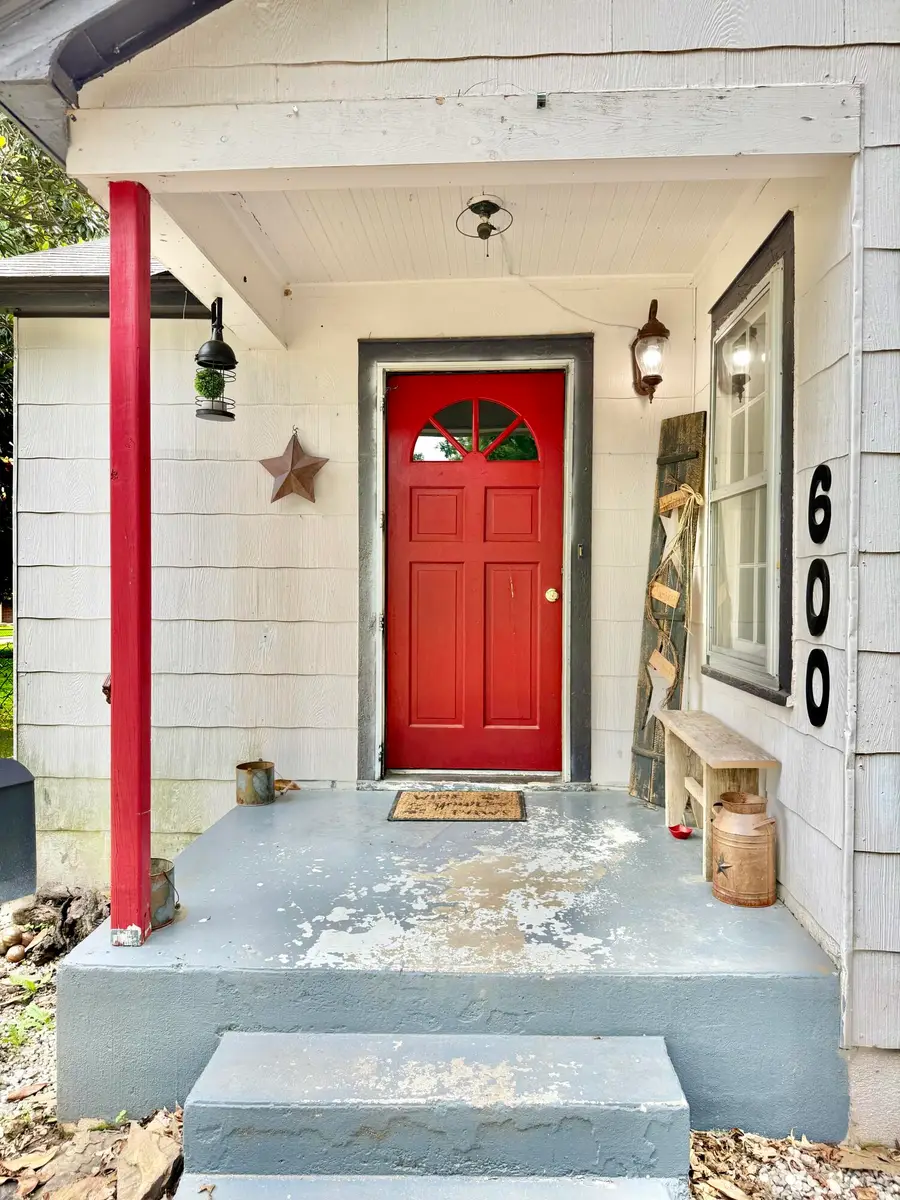 600 E Pearl Street, Aurora, MO 65605 - #2