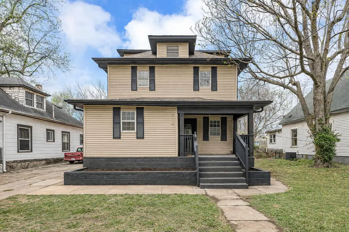1885 N Douglas Avenue, Springfield, MO 65803 - #1