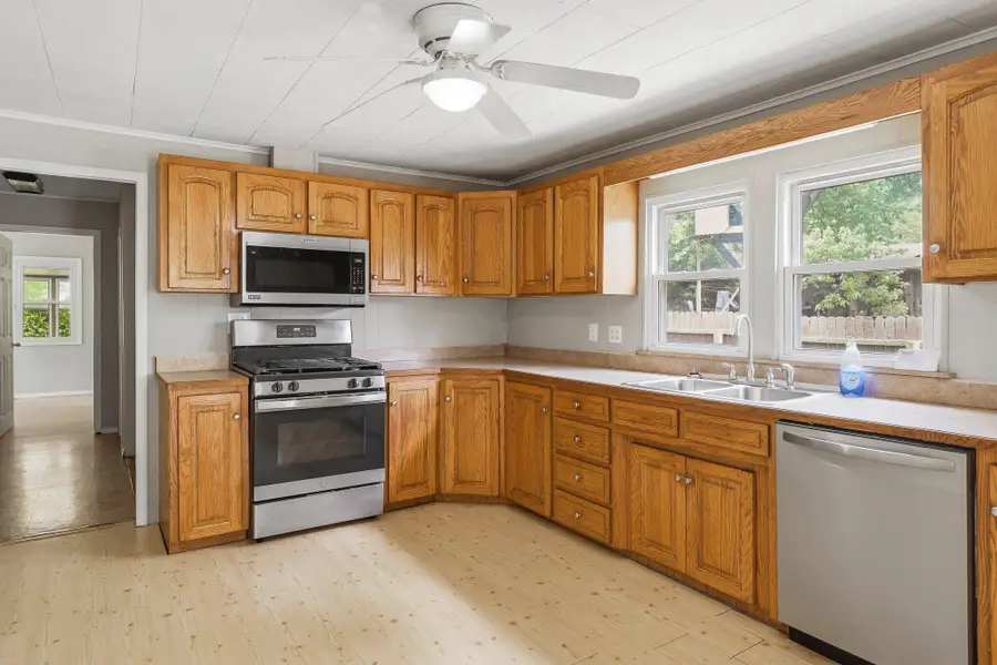 2751 W Walnut Street, Springfield, MO 65802 - #2