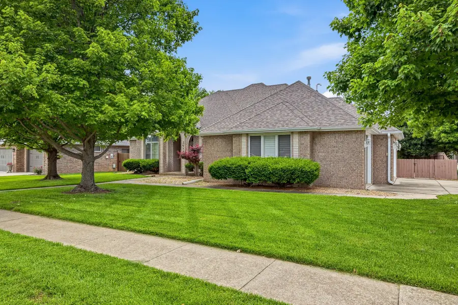 3640 W Edgewood Court, Springfield, MO 65807 - #3